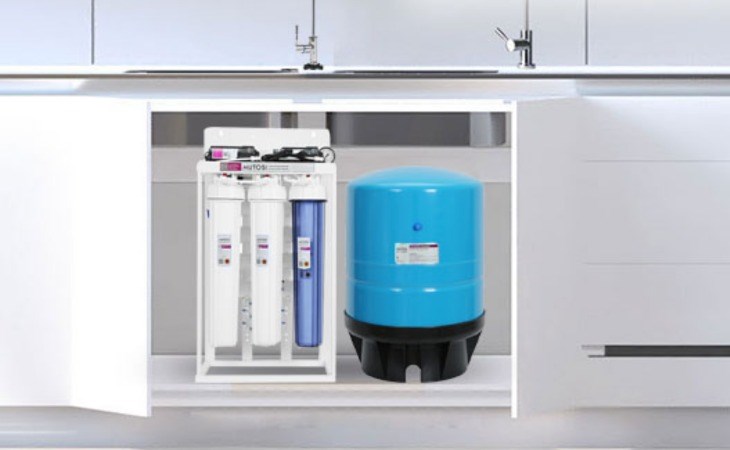 Máy lọc nước RO bán công nghiệp Mutosi MP-50 8 lõi có tỷ lệ thu hồi nước cao, với 10 lít nước đưa vào máy sẽ lọc được khoảng 5 lít nước tinh khiết để uống và 5 lít được thải ra ngoài.