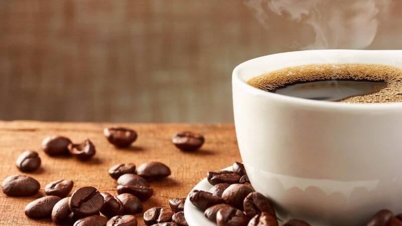 Cà phê và đồ uống chứa caffein có thể gây trầm cảm, căng thẳng và lo lắng