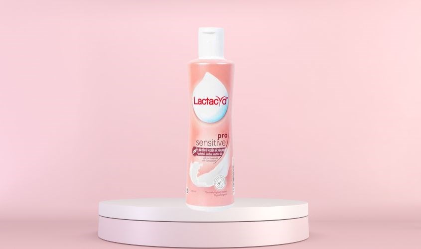 Dung dịch vệ sinh phụ nữ Lactacyd Pro Sensitive hương dịu nhẹ 250 ml