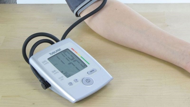 Máy đo huyết áp bắp tay Beurer BM35