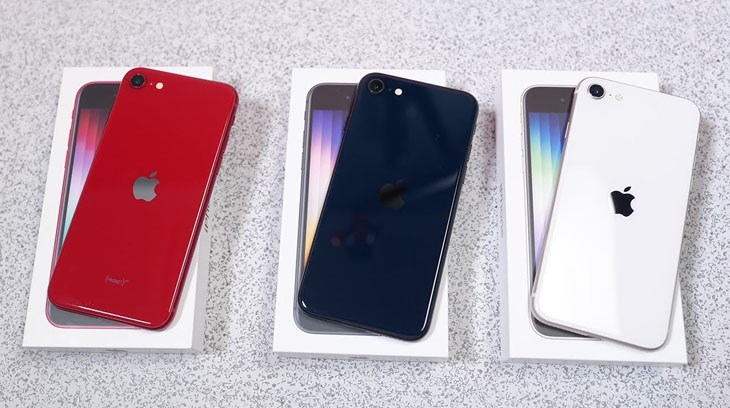 iPhone SE 2022 có 3 màu sắc là Starlight (trắng), Midnight và Product Red