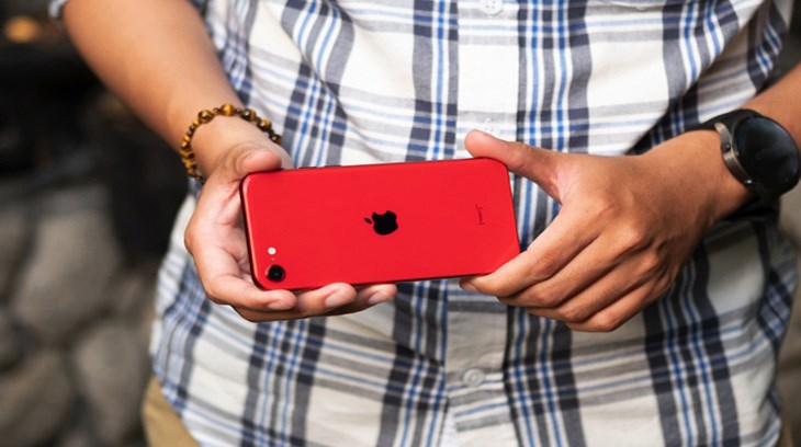 Người chưa bao giờ dùng iPhone muốn trải nghiệm hệ điều hành iOS giá tầm trung: