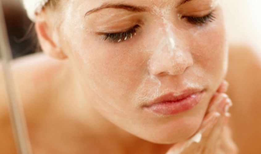 Lạm dụng tẩy tế bào chết