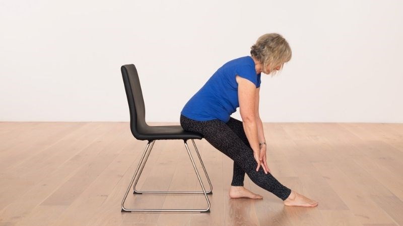 Căng gân kheo khi ngồi giúp hỗ trợ cột sống dưới và giảm đau