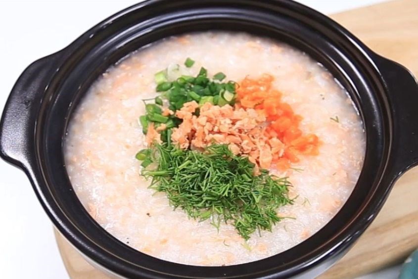 Cháo cá thu cho bé với cà rốt đầy đủ dinh dưỡng