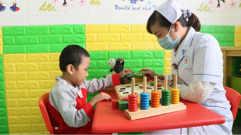 Trẻ cần sự hỗ trợ đặc biệt để nhận biết sự vật xung quanh