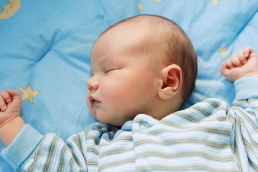 Giấc ngủ của trẻ 5 tháng tuổi