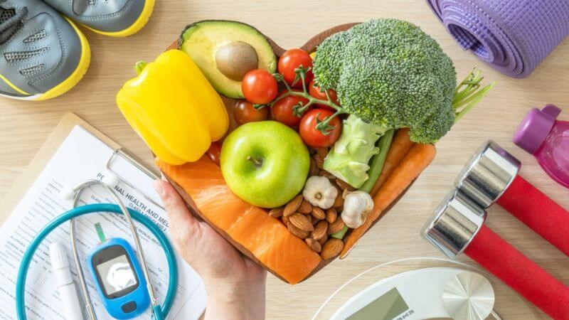 Sự mệt mỏi do cắt giảm nhanh chóng lượng lớn calo sẽ khiến bạn dễ từ bỏ việc giảm cân