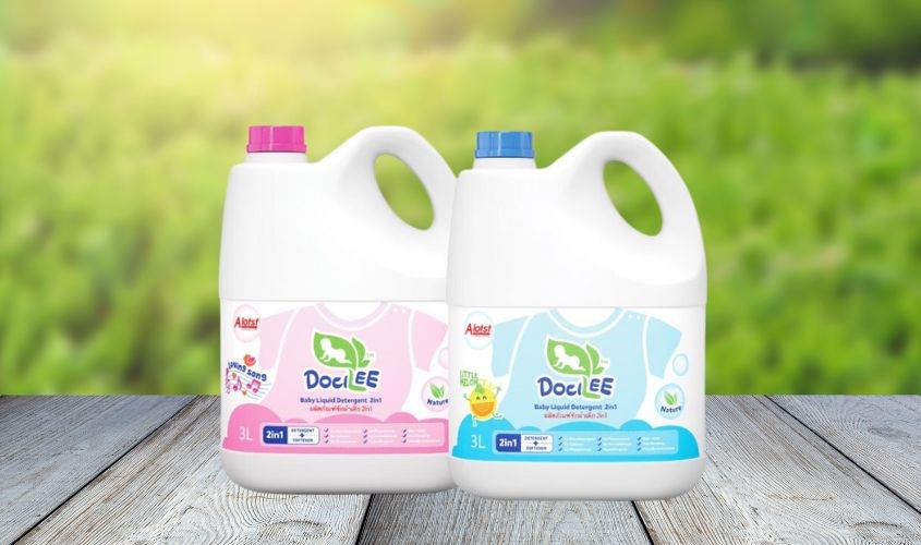 Nước giặt xả Docilee có 2 loại xanh và hồng