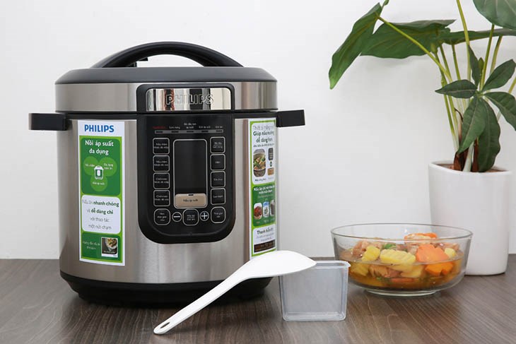 Nồi áp suất điện Philips HD2137/65 6 lít trang bị công suất lớn đến 1000W kết hợp với mâm nhiệt rộng và phẳng giúp nấu ăn nhanh tiết kiệm thời gian