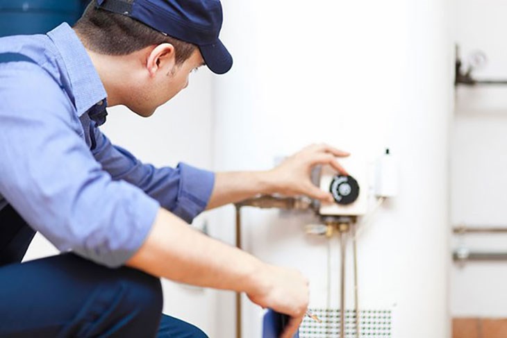 Lỗi máy nước nóng Panasonic không tắt được nước nên nhờ sự giúp đỡ của nhân viên kỹ thuật chuyên nghiệp