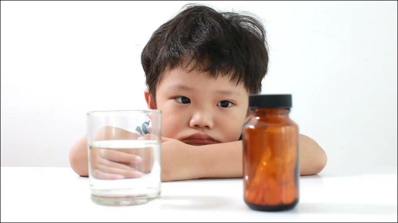 Trẻ em dưới 18 tuổi cần dùng thuốc theo hướng dẫn của bác sĩ