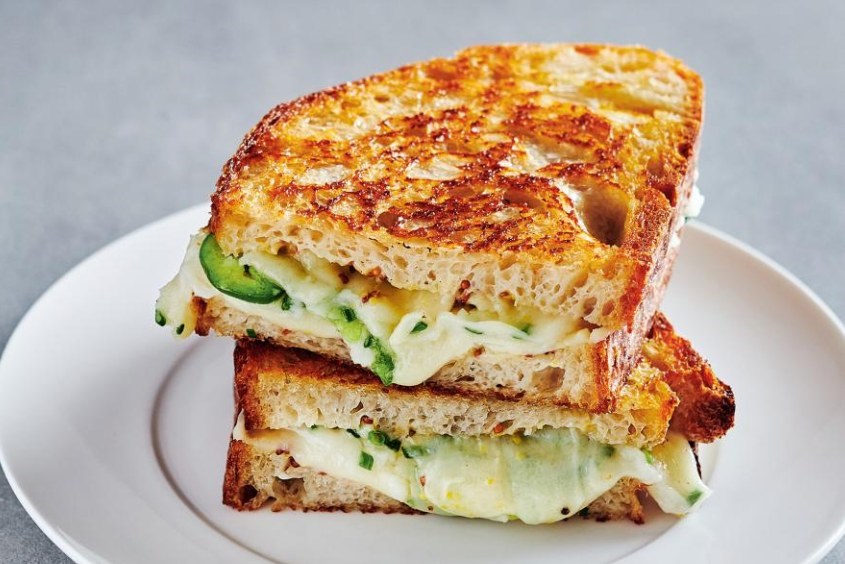 Bánh mì sandwich cho bé với khoai tây nghiền giúp bé tăng cân