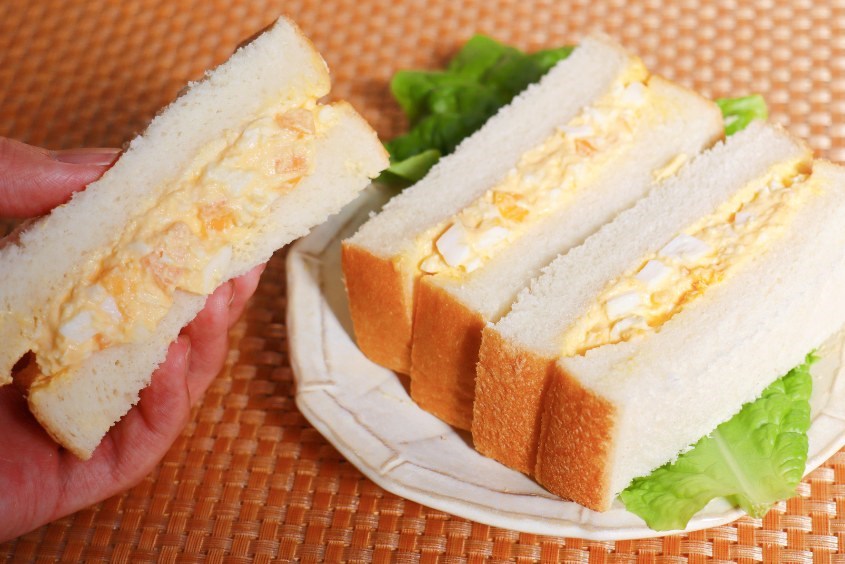 Bánh mì sandwich cho bé với trứng gà luộc