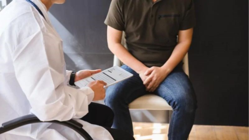 Hãy gặp bác sĩ ngay khi nhận thấy có dấu hiệu của sùi mào gà.