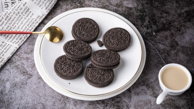 Bạn không nên ăn quá 2 bánh oreo mỗi ngày