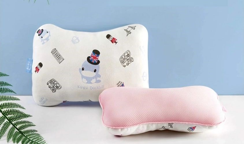 Gối KuKu KU2086 23x33 cm - Màu ngẫu nhiên (6 - 20 tháng)