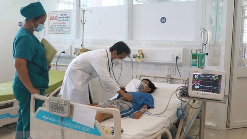 Liên hệ với bác sĩ nếu bạn xuất hiện bất kỳ triệu chứng nào của bệnh sốt xuất huyết