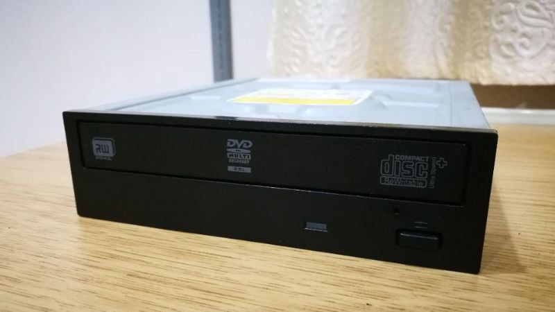 DVD-ROM dùng để truy cập các dữ liệu được lưu trữ trên đĩa DVD