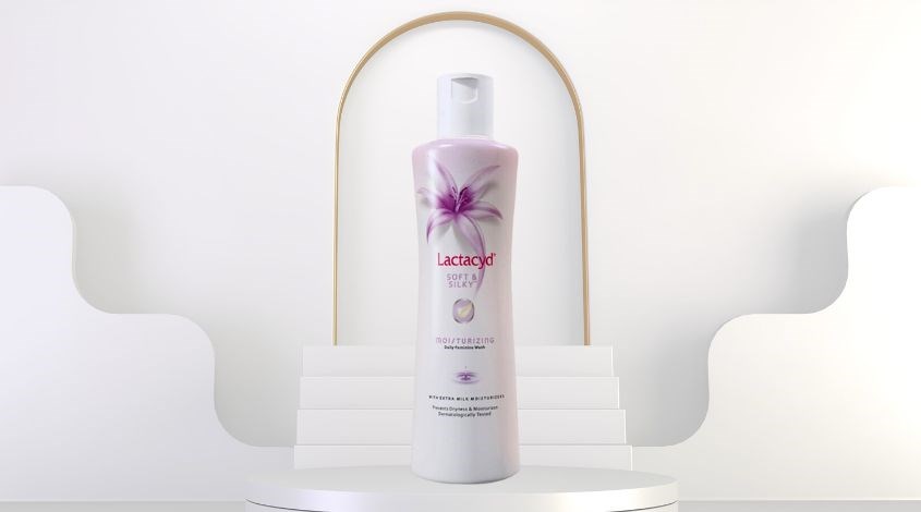 Dung dịch vệ sinh phụ nữ Lactacyd Soft & Silky hương dịu nhẹ 250 ml