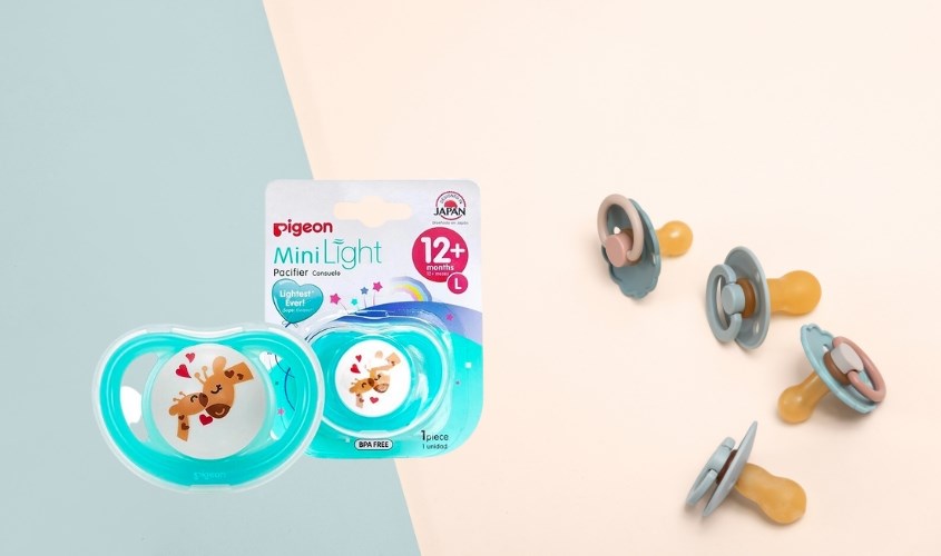 Ti ngậm Pigeon Mini Light size L (từ 12 tháng) - Màu ngẫu nhiên