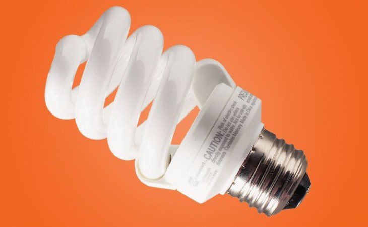 Đèn Compact có thiết kế cho ánh sáng tốt, độ bền cao Đèn Compact có thiết kế cho ánh sáng tốt, độ bền cao