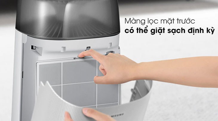 Máy lọc không khí Samsung AX40R3030WM/SV 40W trang bị màng lọc ở phía trước có thể giặt sạch định kỳ, đảm bảo bầu không khí trong nhà luôn trong lành