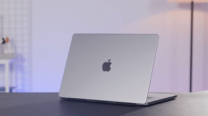 Laptop Apple MacBook Pro 16 inch M1 Pro 2021 sở hữu màu bạc tinh tế, sang trọng