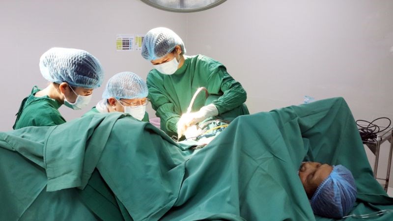 Tổn thương do phẫu thuật là một nguyên nhân dẫn đến xuất tinh ngược dòng Tổn thương sau phẫu thuật vùng chậu là nguyên nhân dẫn đến xuất tinh ngược dòng