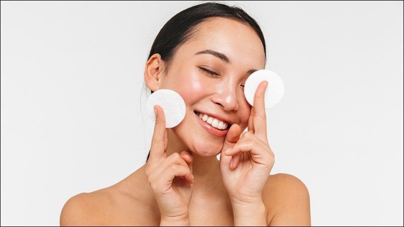 Da vẫn cần tẩy trang dù không trang điểm