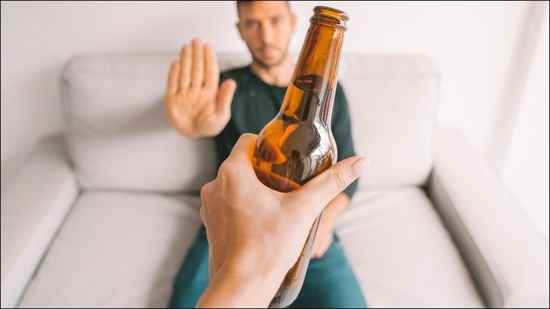Hạn chế tối thiểu việc sử dụng rượu, bia để phòng ngừa đột quỵ