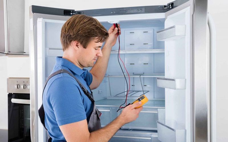 Nếu tủ lạnh Sharp không lạnh hoặc bị hư hỏng ở phần cứng và cần tháo lắp để sửa chữa tủ lạnh Sharp thì bạn nên nhờ đến thợ sửa chữa có chuyên môn để được tư vấn