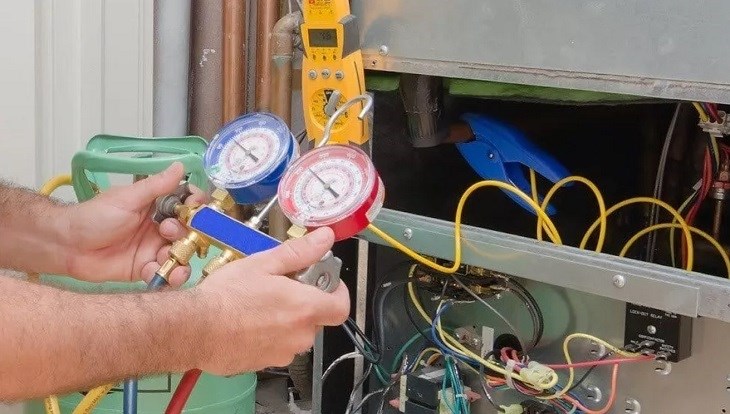 Tiến hành kiểm tra và bơm gas tủ lạnh để khắc phục được lỗi F3-01