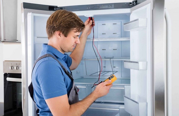 Không nên tự ý sửa chữa tủ lạnh nếu chưa có đủ kiến thức chuyên môn để tránh làm lỗi bị nặng hơn