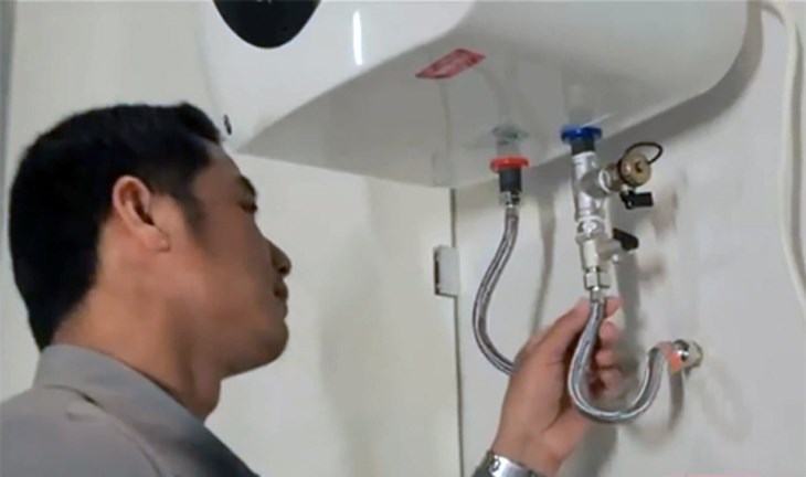 Vệ sinh, bảo dưỡng máy nước nóng Casper định kỳ để đảm bảo thiết bị hoạt động một cách ổn định nhất