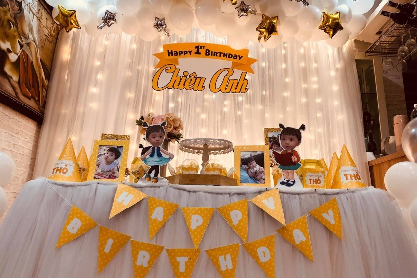 Cách trang trí thôi nôi bé gái với sắc cam đơn giản nhưng ấn tượng