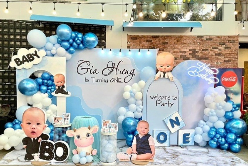 Cách trang trí thôi nôi bé trai với màu xanh chủ đạo