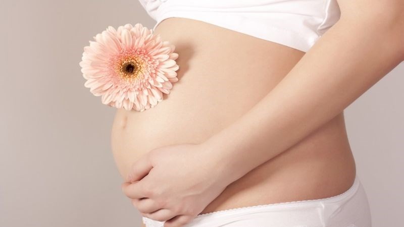 Phụ nữ có thai nên cân nhắc thận trọng trước khi sử dụng rau đắng đất