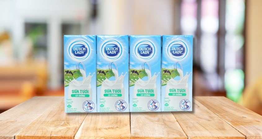 Lốc 4 hộp sữa tươi tiệt trùng Dutch Lady có đường 180 ml (từ 1 tuổi)