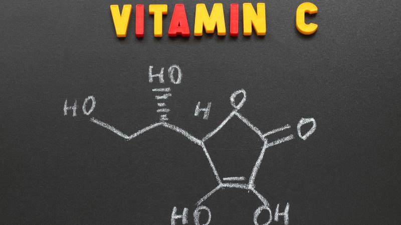 Vitamin C là chất chống oxy hóa mạnh và giúp duy trì sự khỏe mạnh của da