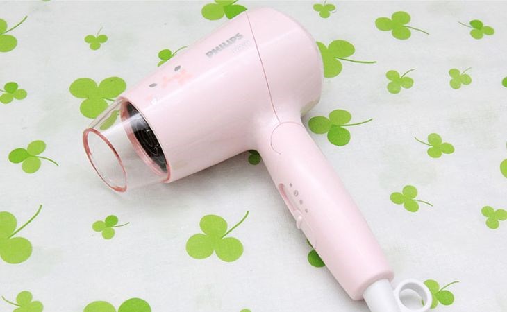 Máy sấy tóc 1200W Philips BHC010 có cấu tạo đơn giản rất dễ sử dụng