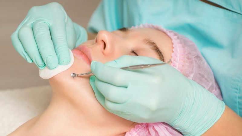 Bạn nên đến bệnh viện da liễu để được tư vấn kỹ hơn 