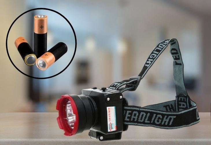 Thay pin mới cho đèn pin sạc đội đầu Sunhouse SHE-5012 nếu không thể sạc được nhé!