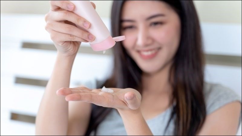 Dưỡng ẩm dạng lotion rất ph&ugrave; hợp với nền da thường
