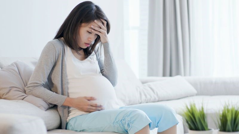 Mẹ bầu bị sốt xuất huyết không có chỉ định đình chỉ thai