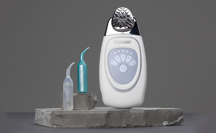 Máy Nâng Cơ Xóa Nhăn Chống Lão Hóa Nuskin Ageloc Galvanic Spa có khả năng massage vượt trội nhờ ứng dụng công nghệ Galvanic Máy massage mặt sử dụng công nghệ Ion Galvanic có khả năng massage thư giãn và đẩy lùi nguy cơ lão hóa hiệu quả