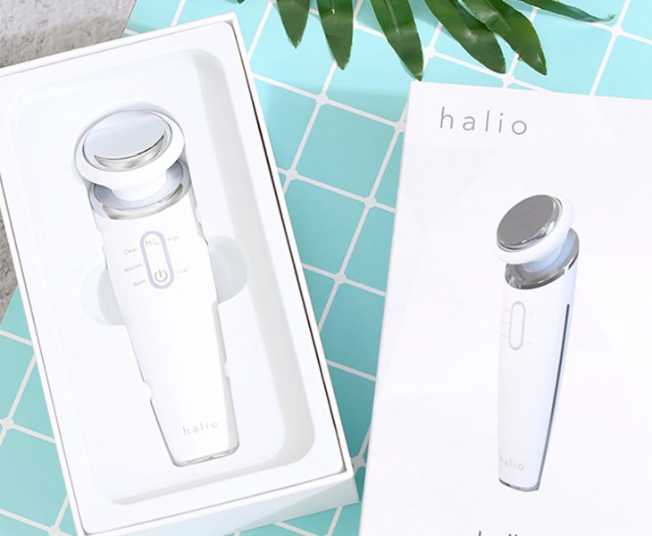Máy massage mặt làm sạch và đẩy tinh chất Halio Ion Cleansing & Moisturizing White giúp dưỡng chất thấm sâu vào bên trong da, mang lại cho bạn một làn da sáng khỏe nhanh chóng Máy massage mặt làm sạch và đẩy tinh chất Halio Ion Cleansing & Moisturizing White giúp dưỡng chất thấm sâu vào bên trong da, mang lại cho bạn một làn da sáng khỏe nhanh chóng