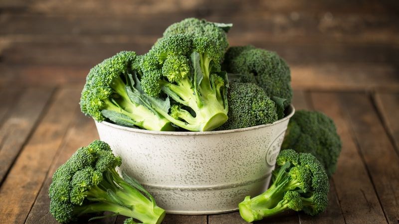 Bông cải xanh chưa nhiều vitamin K hỗ trợ phục hồi nướu tổn thương