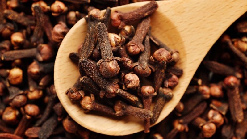 Đinh hương sẽ giúp giảm những cơn đau do viêm rất hiệu quả