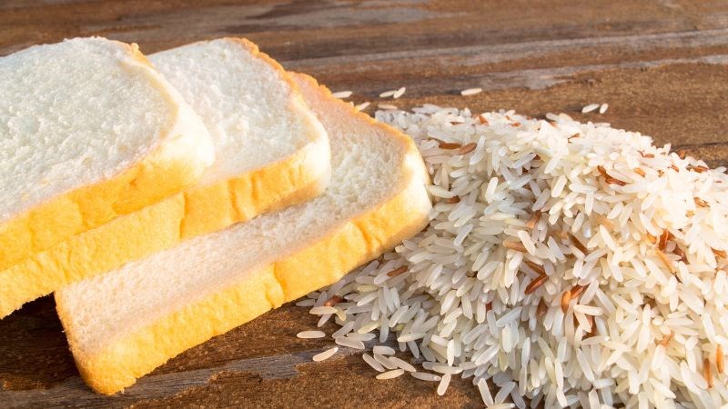 Không nên tiêu thụ quá nhiều thực phẩm chứa tinh bột trong khi bị viêm lợi 